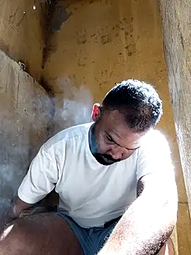 Snapshot of ListedLoin chatting on 6, 10, 2025 ListedLoin online show from 6, 10, 2025