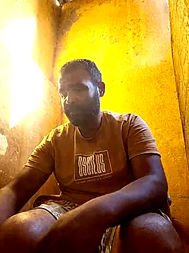 Snapshot of ListedLoin chatting on 6, 11, 2025 ListedLoin online show from 6, 11, 2025