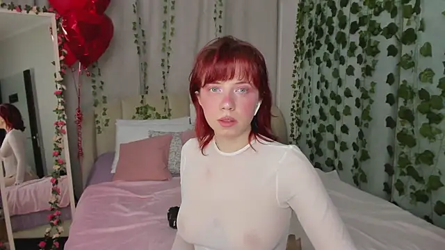 Snapshot of Love_is_Lola chatting on 19, 2, 2026 Love is Lola online show from 19, 2, 2026