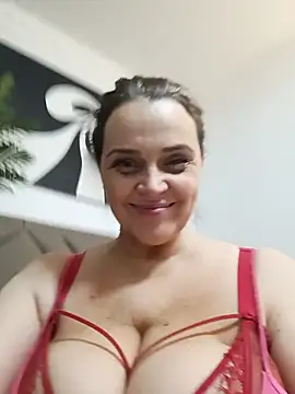 hugebobbs online show from 6, 3, 2026