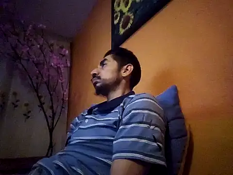 Angel Coronel online show from 4, 12, 2024