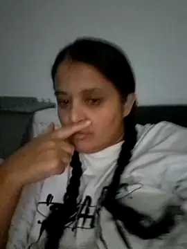 Snapshot of sarahhh1987 chatting on 26, 10, 2025 sarahhh1987 online show from 26, 10, 2025