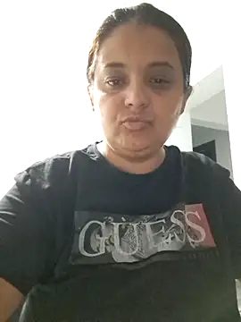 Snapshot of sarahhh1987 chatting on 8, 11, 2025 sarahhh1987 online show from 8, 11, 2025