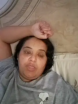 Snapshot of sarahhh1987 chatting on 8, 11, 2025 sarahhh1987 online show from 8, 11, 2025