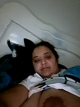 Snapshot of sarahhh1987 chatting on 16, 11, 2025 sarahhh1987 online show from 16, 11, 2025