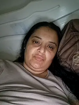 Snapshot of sarahhh1987 chatting on 21, 11, 2025 sarahhh1987 online show from 21, 11, 2025