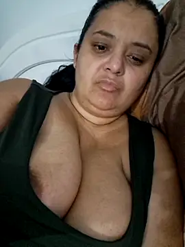 Snapshot of sarahhh1987 chatting on 27, 11, 2025 sarahhh1987 online show from 27, 11, 2025