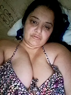 Snapshot of sarahhh1987 chatting on 1, 12, 2025 sarahhh1987 online show from 1, 12, 2025