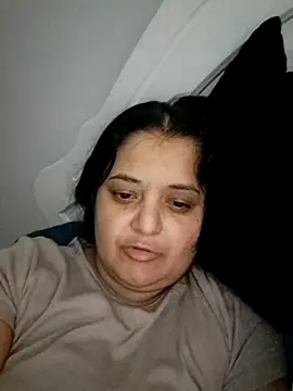 Snapshot of sarahhh1987 chatting on 18, 12, 2025 sarahhh1987 online show from 18, 12, 2025