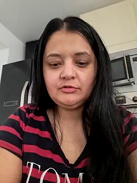 Snapshot of sarahhh1987 chatting on 2, 2, 2026 sarahhh1987 online show from 2, 2, 2026