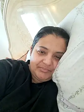 Snapshot of sarahhh1987 chatting on 10, 2, 2026 sarahhh1987 online show from 10, 2, 2026