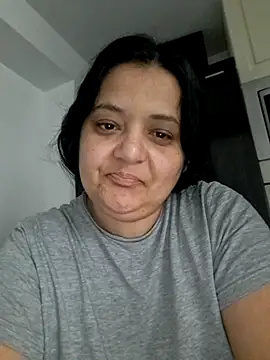 Snapshot of sarahhh1987 chatting on 1, 3, 2026 sarahhh1987 online show from 1, 3, 2026