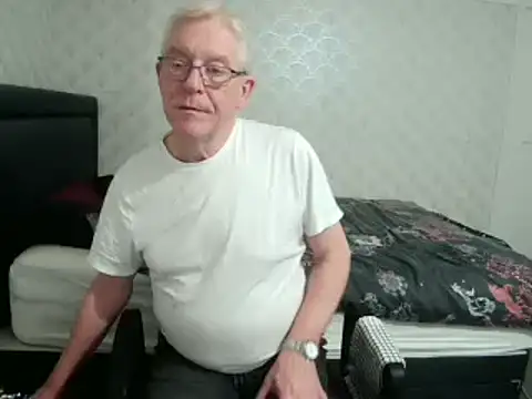 Snapshot of shaun63m chatting on 9, 2, 2025 shaun63m online show from 9, 2, 2025