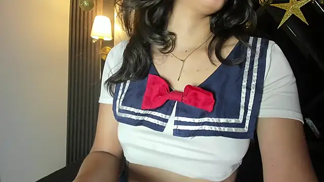 CoralineSanchez online show from 4, 2, 2026