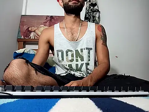 hideonbush051 online show from 18, 2, 2026