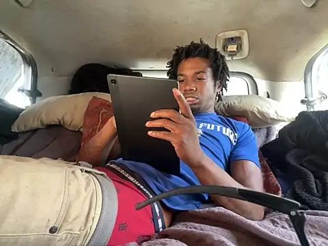 SlimeCrownzOut5 online show from 28, 9, 2025