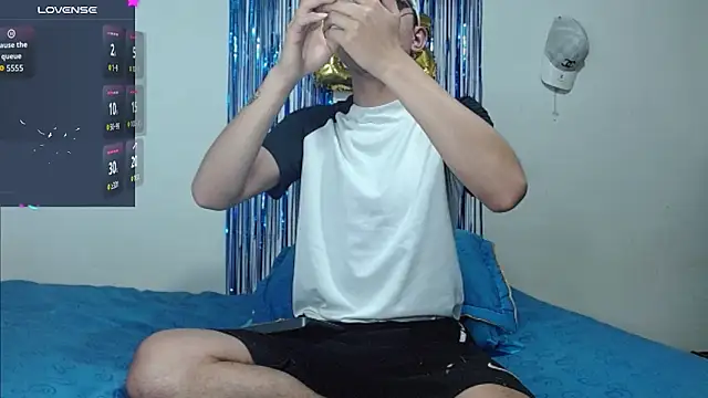 Snapshot of samfox_ chatting on 15, 9, 2025 samfox online show from 15, 9, 2025