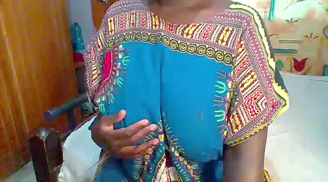 Snapshot of pretty_almah chatting on 4, 12, 2024 pretty almah online show from 4, 12, 2024
