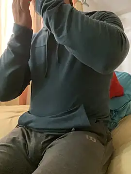 Snapshot of FumesClouds chatting on 26, 12, 2024 FumesClouds online show from 26, 12, 2024