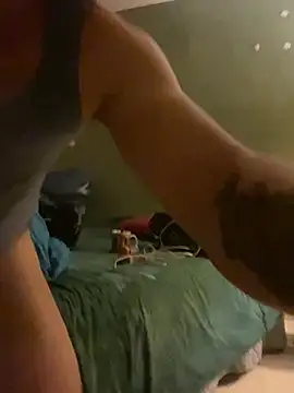 Snapshot of FumesClouds chatting on 10, 2, 2025 FumesClouds online show from 10, 2, 2025