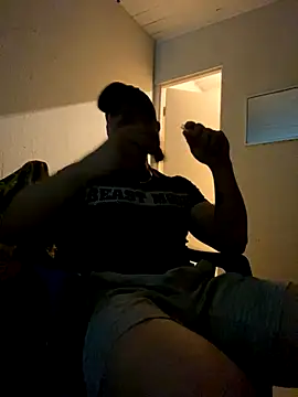 Snapshot of FumesClouds chatting on 28, 9, 2025 FumesClouds online show from 28, 9, 2025