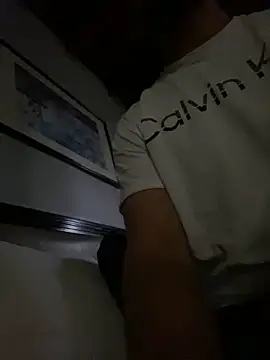 Snapshot of FumesClouds chatting on 9, 10, 2025 FumesClouds online show from 9, 10, 2025