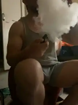 Snapshot of FumesClouds chatting on 3, 11, 2025 FumesClouds online show from 3, 11, 2025