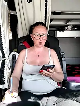 cuplubijoanna online show from 15, 4, 2026