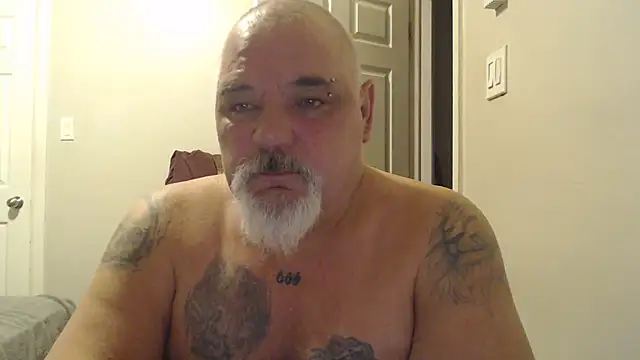 Snapshot of Newfiesausage1972 chatting on 12, 3, 2025 Newfiesausage1972 online show from 12, 3, 2025