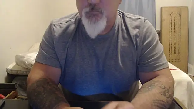 Snapshot of Newfiesausage1972 chatting on 8, 9, 2025 Newfiesausage1972 online show from 8, 9, 2025