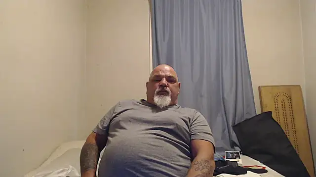 Snapshot of Newfiesausage1972 chatting on 10, 9, 2025 Newfiesausage1972 online show from 10, 9, 2025