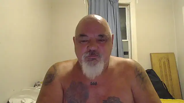 Snapshot of Newfiesausage1972 chatting on 17, 9, 2025 Newfiesausage1972 online show from 17, 9, 2025
