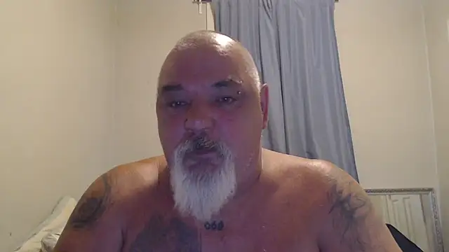 Snapshot of Newfiesausage1972 chatting on 19, 10, 2025 Newfiesausage1972 online show from 19, 10, 2025