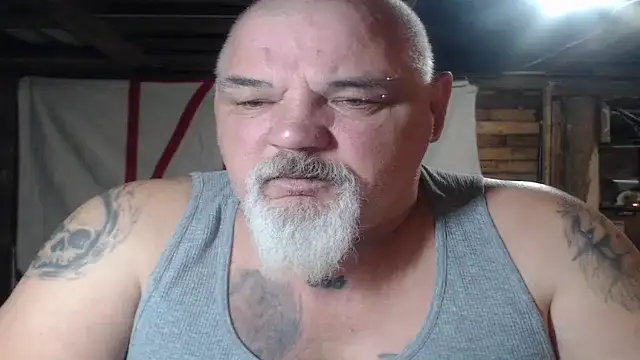 Newfiesausage1972 online show from 14, 3, 2026