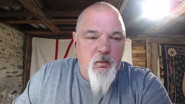 Newfiesausage1972 online show from 20, 7, 2026