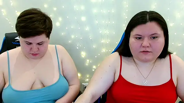 Snapshot of BeckyAndHellen chatting on 5, 4, 2026 BeckyAndHellen online show from 5, 4, 2026