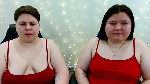 Snapshot of BeckyAndHellen chatting on 7, 6, 2026 BeckyAndHellen online show from 7, 6, 2026