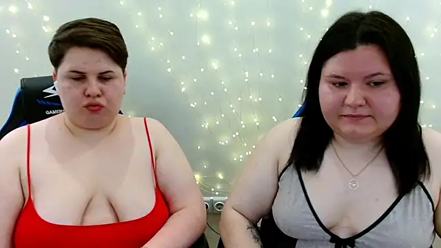 Snapshot of BeckyAndHellen chatting on 14, 6, 2026 BeckyAndHellen online show from 14, 6, 2026