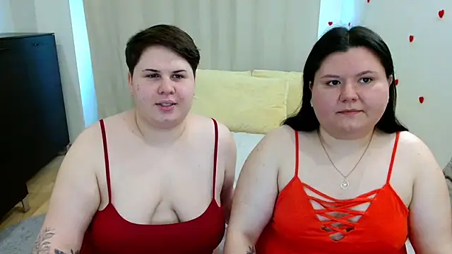 Snapshot of BeckyAndHellen chatting on 16, 6, 2026 BeckyAndHellen online show from 16, 6, 2026