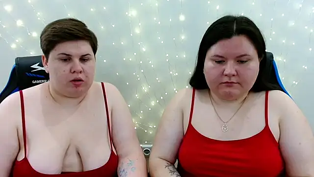 Snapshot of BeckyAndHellen chatting on 18, 7, 2026 BeckyAndHellen online show from 18, 7, 2026