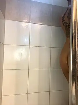 Snapshot of Shuggabutt chatting on 8, 12, 2024 Shuggabutt online show from 8, 12, 2024