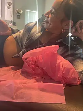 Snapshot of Shuggabutt chatting on 19, 1, 2025 Shuggabutt online show from 19, 1, 2025