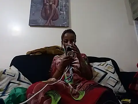 Snapshot of hoely_grail01 chatting on 28, 11, 2025 hoely grail01 online show from 28, 11, 2025