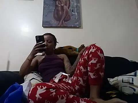 Snapshot of hoely_grail01 chatting on 3, 12, 2025 hoely grail01 online show from 3, 12, 2025