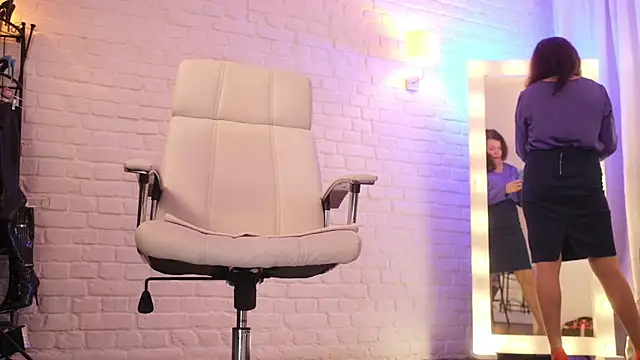 Snapshot of Nylon_Legs chatting on 7, 11, 2025 Nylon Legs online show from 7, 11, 2025