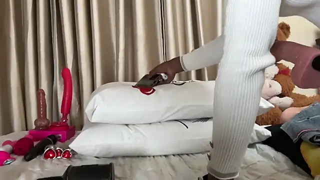 SexyAudreyFuck online show from 12, 11, 2025