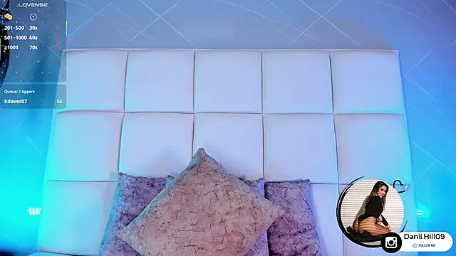 danii hill  online show from 22, 10, 2025