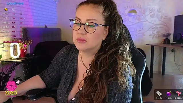 misskaassandraa online show from 29, 9, 2025