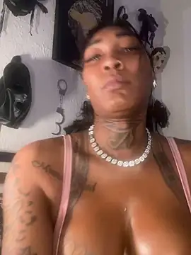 CUMQUEEN-XXX69 online show from 14, 11, 2025