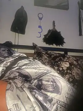 CUMQUEEN-XXX69 online show from 17, 11, 2025